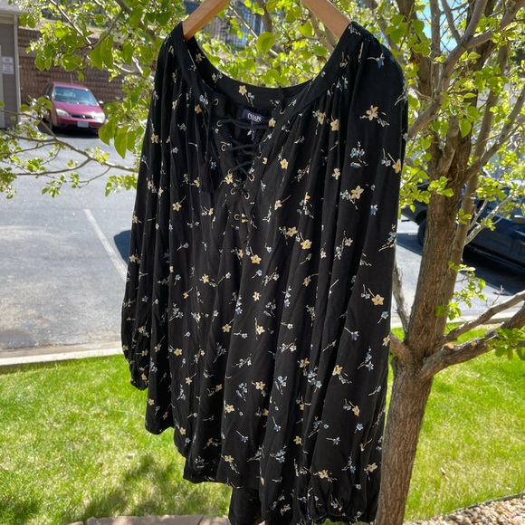 Top - Picture 2 of 3